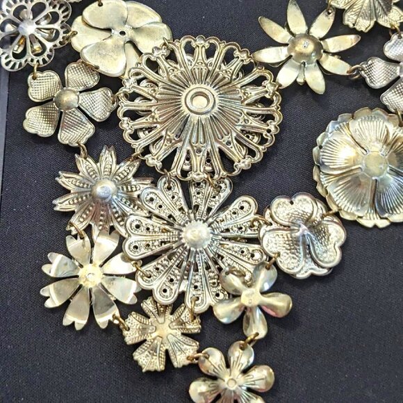 Multi Stone Chrystal and Gold Necklace - Picture 3 of 4